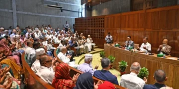সংসদে সরকারদলীয় এমপিদের সঙ্গে প্রধানমন্ত্রীর বৈঠক
