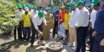 কুমিল্লায় ডেঙ্গু প্রতিরোধ ও অগ্রাধিকার প্রকল্প নিয়ে কর্মকর্তাদের সঙ্গে মতবিনিময়